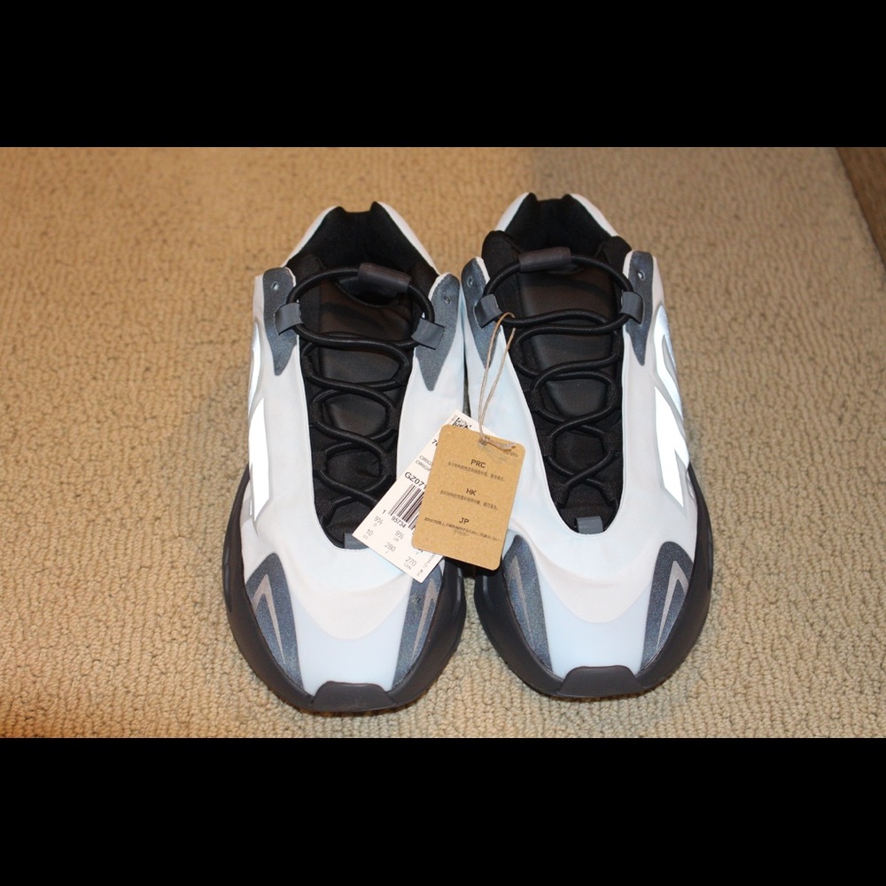 Yeezy’s - Picture 3 of 6